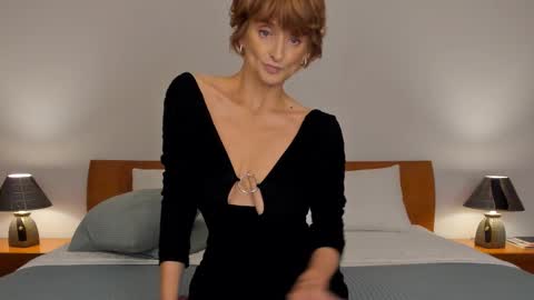 Snapshot of simonadebeauvoir chatting on 11-29-25, 11:02 Simona online show from 11-29-25, 11:02