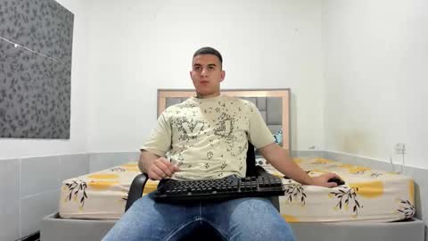 Snapshot of simonkeler chatting on 02-01-26, 12:09 SIMON KELER online show from 02-01-26, 12:09