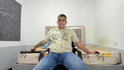 Snapshot of simonkeler chatting on 02-01-26, 06:50 SIMON KELER online show from 02-01-26, 06:50