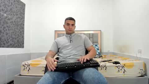 Snapshot of simonkeler chatting on 02-03-26, 01:26 SIMON KELER online show from 02-03-26, 01:26