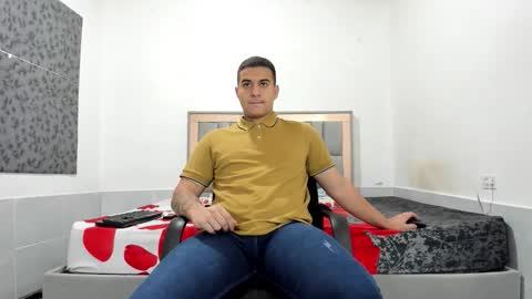 Snapshot of simonkeler chatting on 02-08-26, 06:00 SIMON KELER online show from 02-08-26, 06:00