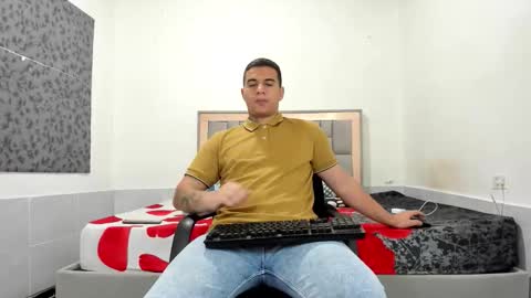 Snapshot of simonkeler chatting on 02-12-26, 12:44 SIMON KELER online show from 02-12-26, 12:44