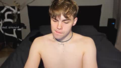 Snapshot of simonwnl chatting on 12-03-25, 08:51 Simon online show from 12-03-25, 08:51