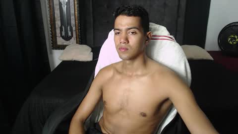 Snapshot of simple_guyy chatting on 09-28-25, 06:19 Andrey online show from 09-28-25, 06:19