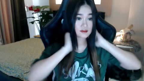 Adrianna Fowler online show from 12-04-25, 01:59