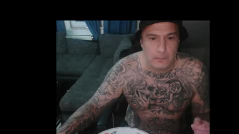 sinalco1975 online show from 12-21-25, 04:08