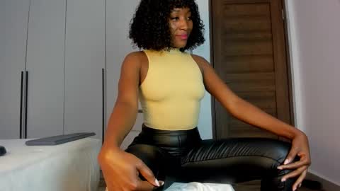 Snapshot of sincerre9_tara chatting on 10-18-25, 10:49 sincerre9_tara online show from 10-18-25, 10:49