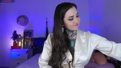 Ms. Sindel online show from 12-03-24, 01:32