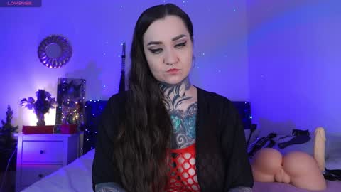 Ms. Sindel online show from 12-09-24, 01:34