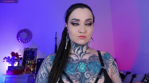 Ms. Sindel online show from 12-25-24, 04:32