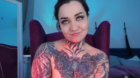 Ms. Sindel online show from 01-18-25, 04:53