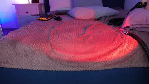 Ms. Sindel online show from 01-20-25, 04:34