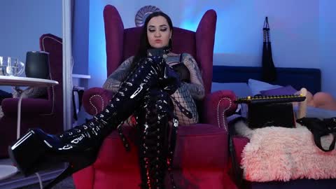 Ms. Sindel online show from 02-03-25, 02:24