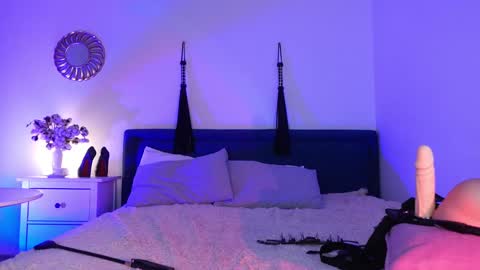 Ms. Sindel online show from 02-08-25, 04:36