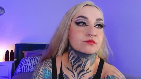 Ms. Sindel online show from 11-18-25, 09:03