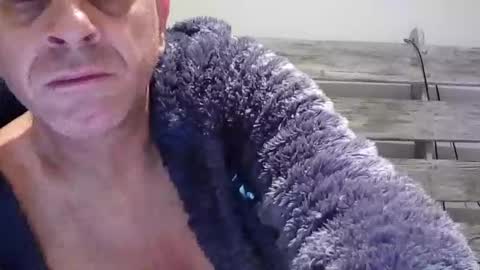 Snapshot of sineguan09 chatting on 02-15-25, 09:16 sineguan09 online show from 02-15-25, 09:16
