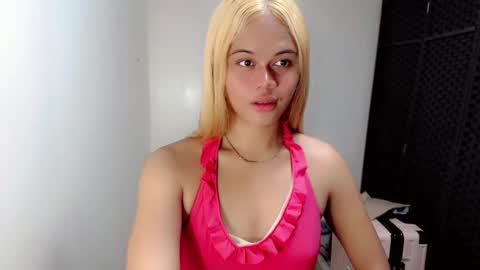 Snapshot of sinfulrose_ chatting on 01-11-26, 10:37 sinfulrose_ online show from 01-11-26, 10:37
