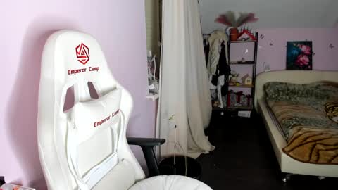 Snapshot of singlemother5619 chatting on 01-18-25, 03:42 nika online show from 01-18-25, 03:42