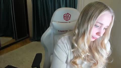 Snapshot of singlemother5619 chatting on 02-09-25, 02:28 nika online show from 02-09-25, 02:28