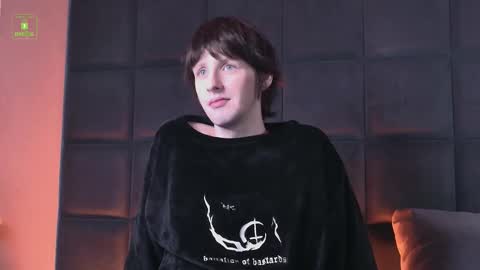 Snapshot of sinkisser chatting on 10-13-25, 10:48 WARREN online show from 10-13-25, 10:48