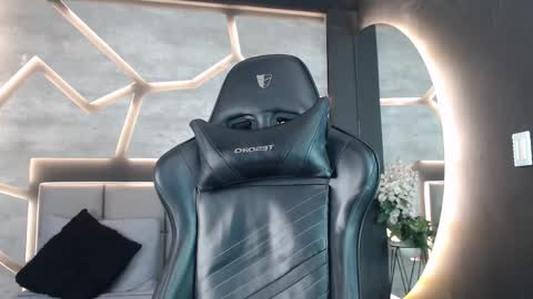 Snapshot of sinlickerr chatting on 02-26-26, 07:35 SinLickerr online show from 02-26-26, 07:35