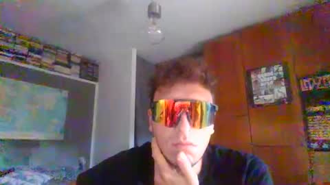 Snapshot of sinvi1915 chatting on 10-10-25, 02:49 sinvi1915 online show from 10-10-25, 02:49