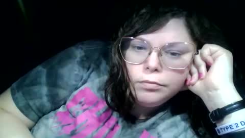 Siofra online show from 10-31-25, 10:33