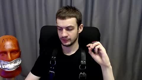 Snapshot of sir_damien chatting on 09-19-25, 02:46 Sir Damien online show from 09-19-25, 02:46