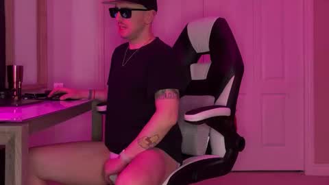 Snapshot of sirdaddymcqween chatting on 01-19-26, 02:48 Sir Daddy McQween online show from 01-19-26, 02:48