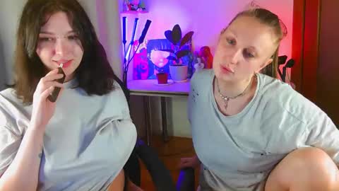Snapshot of sirena_baby_x chatting on 10-24-25, 05:15 sirena_baby_x online show from 10-24-25, 05:15