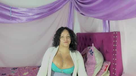 Snapshot of sirena_dirtysexxx chatting on 10-12-25, 08:57 Sirena Fuentes online show from 10-12-25, 08:57