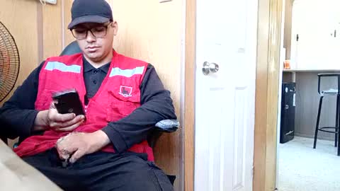Snapshot of sirtortula chatting on 01-18-25, 05:59 sirtortula online show from 01-18-25, 05:59