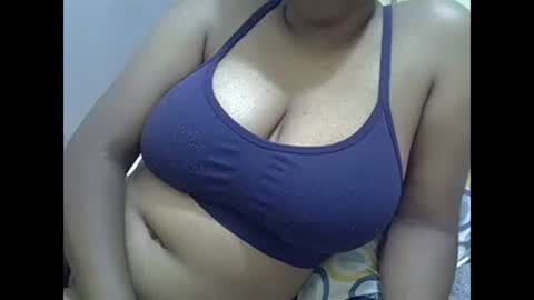 Snapshot of sisibrown97 chatting on 01-22-25, 10:37 brown online show from 01-22-25, 10:37