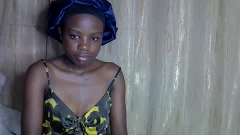 Snapshot of sismile chatting on 11-02-25, 02:30 shannie online show from 11-02-25, 02:30