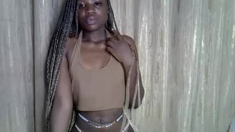 Snapshot of sismile chatting on 11-15-25, 02:31 shannie online show from 11-15-25, 02:31