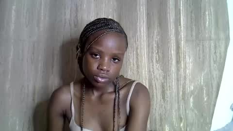 Snapshot of sismile chatting on 11-23-25, 07:57 shannie online show from 11-23-25, 07:57