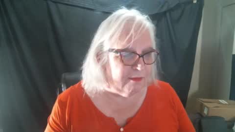 Snapshot of sissydianetx chatting on 01-14-25, 12:33 Sissy Diane online show from 01-14-25, 12:33