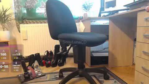 Snapshot of sissylunats chatting on 01-27-25, 08:40 SissyLunaTS online show from 01-27-25, 08:40