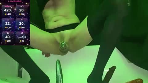 Snapshot of sissysl_vesylvia chatting on 12-06-24, 12:56 sylvia online show from 12-06-24, 12:56