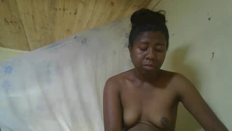 Snapshot of sitraka93 chatting on 10-12-25, 08:30 Sitraka online show from 10-12-25, 08:30