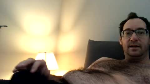 Snapshot of sixfootseven chatting on 12-16-24, 03:32 sixfootseven online show from 12-16-24, 03:32