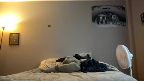 Snapshot of sk8ter_v2 chatting on 12-08-24, 04:50 Christopher online show from 12-08-24, 04:50