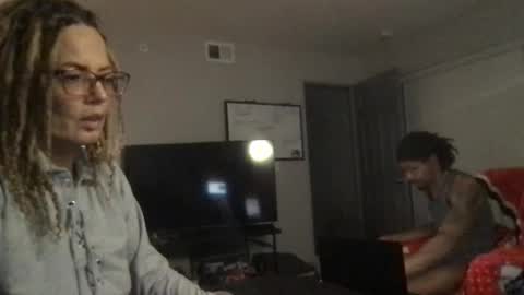 Snapshot of skarfos_babes chatting on 12-08-24, 12:07 skarfos_babes online show from 12-08-24, 12:07