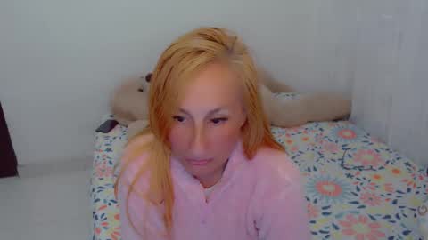 Arlett online show from 12-16-25, 01:16