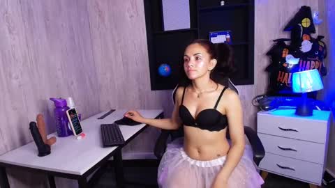 SKARLETT online show from 10-19-25, 04:13