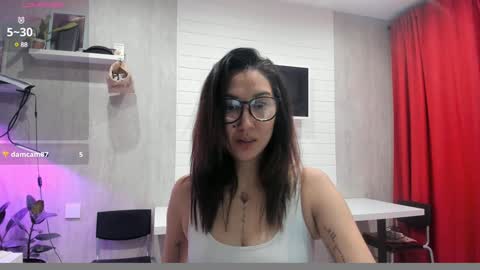 Snapshot of skarlettforeve chatting on 01-21-25, 06:33 skarlett online show from 01-21-25, 06:33