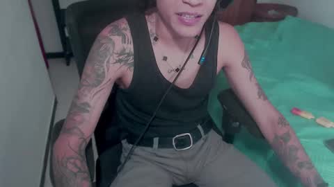 Snapshot of skateboy444 chatting on 10-18-25, 03:09 king online show from 10-18-25, 03:09