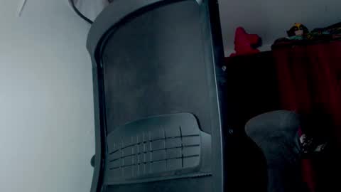 Snapshot of skateboy444 chatting on 10-23-25, 03:06 king online show from 10-23-25, 03:06