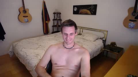 Snapshot of skatejocke chatting on 10-20-25, 09:04 skatejocke online show from 10-20-25, 09:04