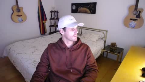 Snapshot of skatejocke chatting on 10-24-25, 12:08 skatejocke online show from 10-24-25, 12:08
